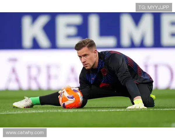 特尔施特根巴萨基地恢复途中与球迷互动 特尔施特根巴萨基地恢复途中与球迷互动